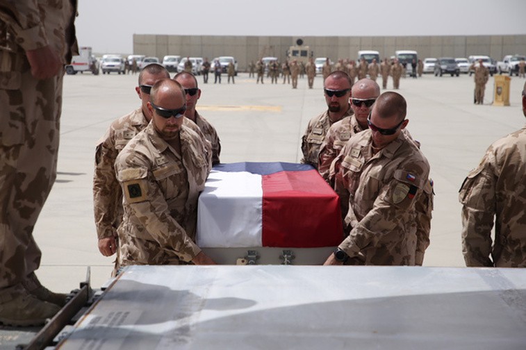Dnes odpoledne se vrátí do vlasti padlí vojáci z Afgánistánu