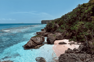 Isla de Mona vypadá stále tak, jak ji spatřil Krištof Kolumbus. jeden z posledních neporušených rájů Karibiku není pro zhýčkané hotýlkáře