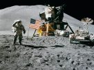 Těžba surovin na Měsíci
